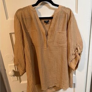 Torrid Womens 2 US Plus 2X Beige Tan Harper Textured Portofino 3/4 Sleeve Top